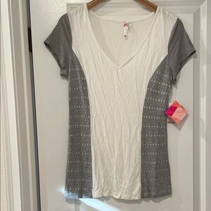 Gray and White Women's Top large nwt